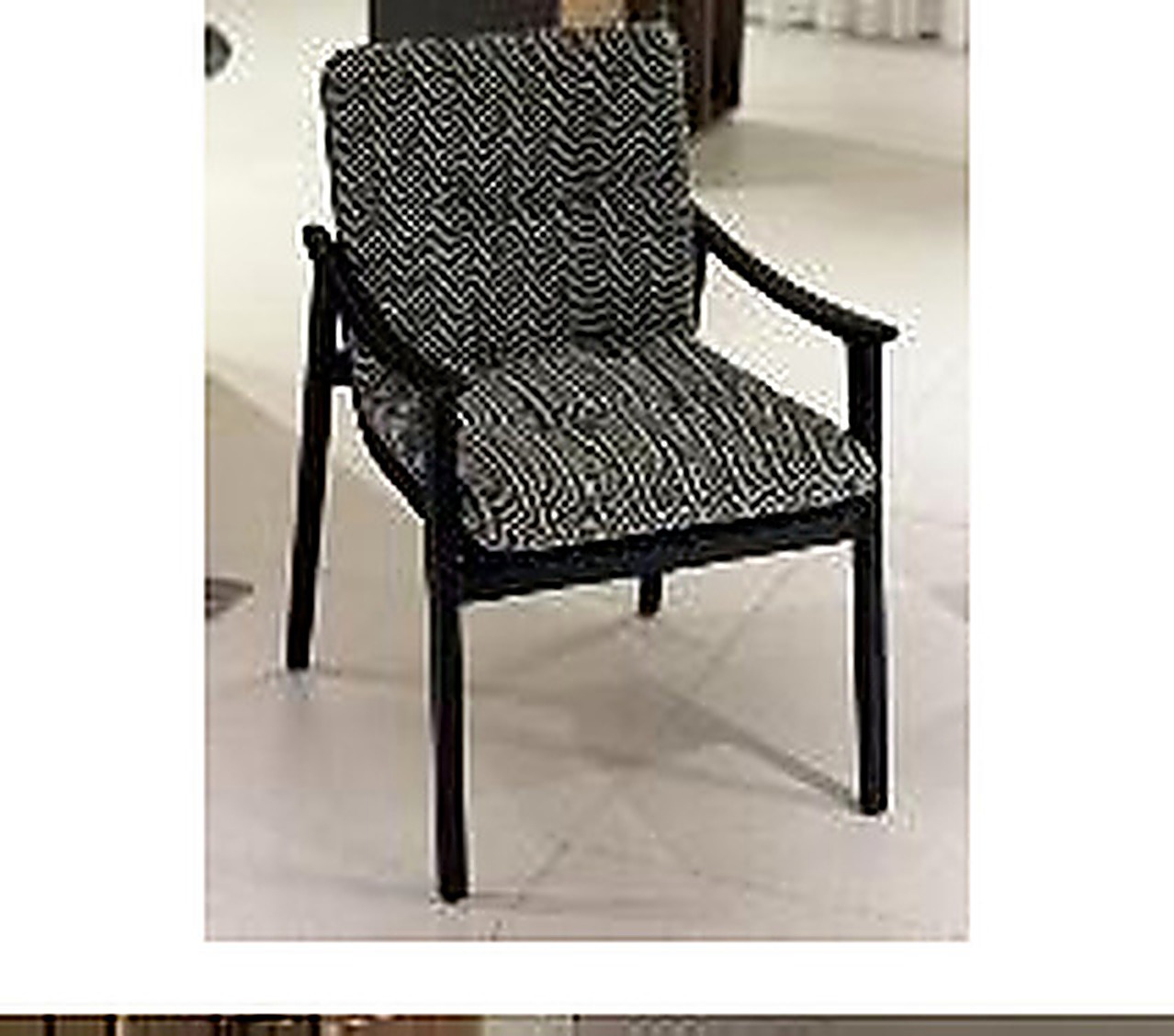 Chaise tissu et bois